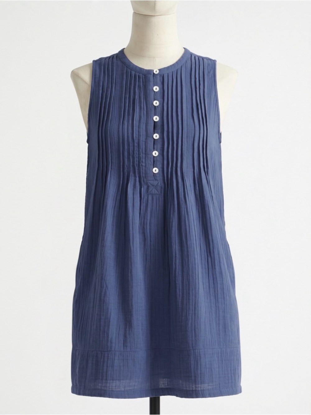 Quince Navy Pintuck Sleeveless Button-Front Camisole